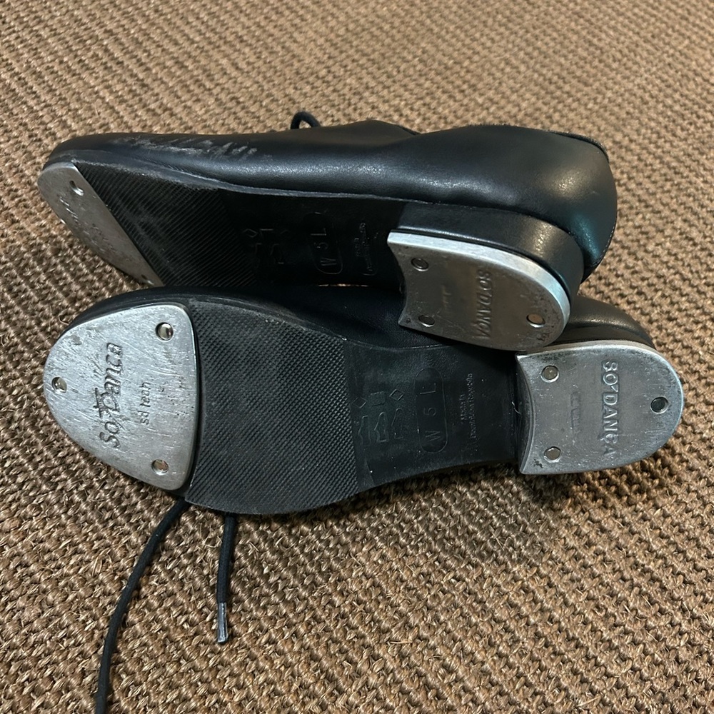 EUC So Danca black tap shoes women size 5